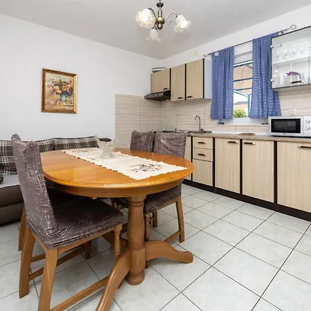 아파트 2 Bedroom Amazing In Poljica (Trogir)
